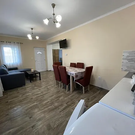 Borostyan Vendeghaz Ferienhaus *